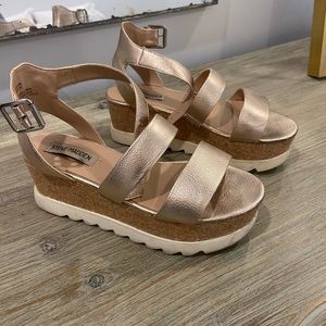 Steve madden rose gold platform sandals! size 6